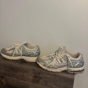 New Balance 1906R Men's Grey Size 11 Used